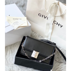 GIVENCHY 지방시 미니 체인 플랩백 G95401
