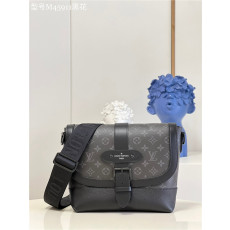 LOUIS VUITTON 루이비통 소뮈르 메신저 M45911