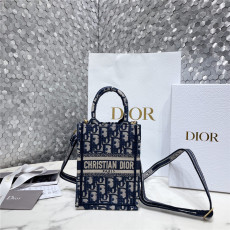 DIOR 디올 미니 북 토트백 D35010