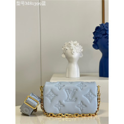 LOUIS VUITTON 루이비통 월릿 온 스트랩 크로스백 M81398