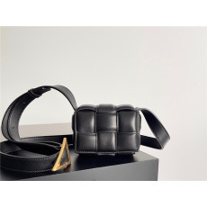 BOTTEGA VENETA 보테가베네타 미니 카세트백 B0106 4COLOR