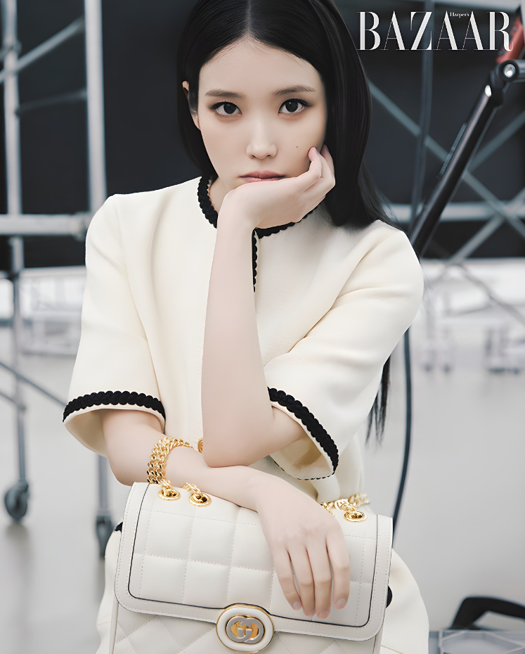 [가수 아이유] GUCCI 구찌 데코 스몰 숄더백 740834