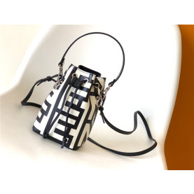 FENDI 펜디 몽트레저 미니 버킷백 F8010