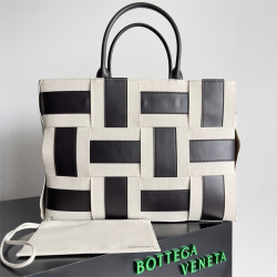 BOTTEGA VENETA 보테가베네타 라지 아르코 토트백 755219
