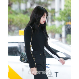 [블랙핑크 제니] CHANEL 샤넬 체인 골든볼 쁘띠삭 램스킨 숄더백 블랙 금장