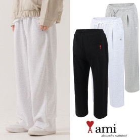 AMI 아미 드 꾀흐 와이드 트레이닝 팬츠