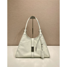 PRADA 프라다 가죽 토트백 1BG570