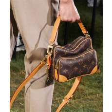 LOUIS VUITTON 루이비통 퍼렐윌리엄스 크로스백 M14025