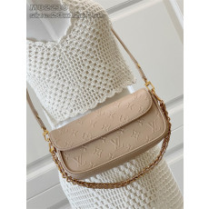 LOUIS VUITTON 루이비통 윌릿 온 체인 숄더백 M82210