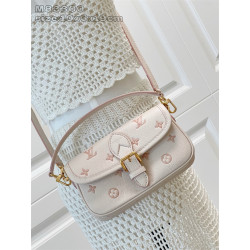 LOUIS VUITTON 루이비통 나노 다이앤 바이 컬러 크로스백 M83300