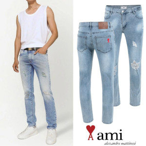 AMI 아미 드 꾀흐 레터링 데미지 워싱 슬림진