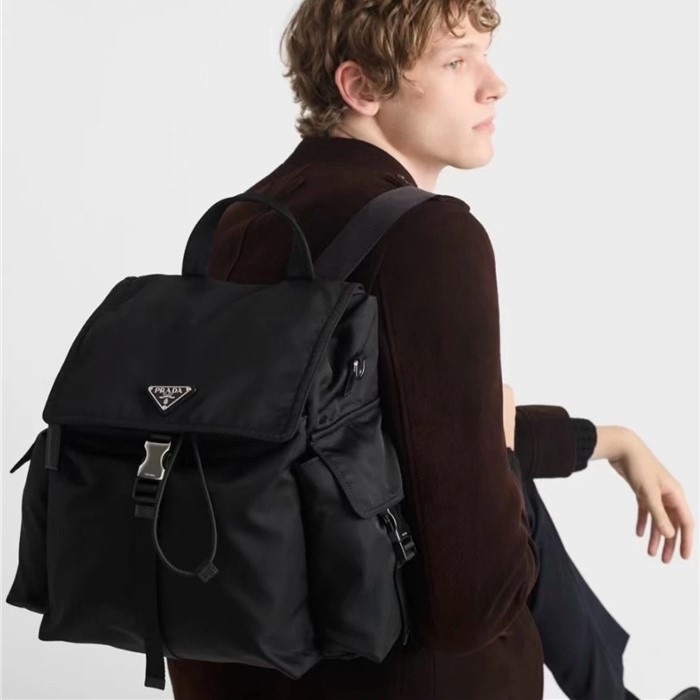 PRADA 프라다 익스플로어 나일론 백팩 2VZ118