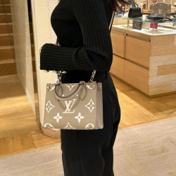 LOUIS VUITTON 루이비통 온더고 BB 토트백 M47054