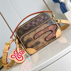 LOUIS VUITTON 루이비통 닐 숄더백 M26068