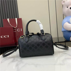GUCCI 구찌 GG 엠보스 더플백 848889
