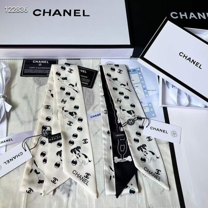 CHANEL 샤넬 강아지 실크 방도