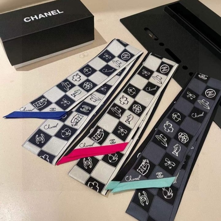 CHANEL 샤넬 컬러바둑 실크 방도