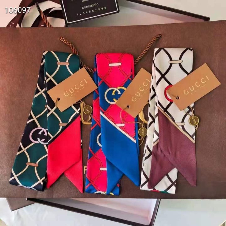GUCCI 구찌 GG 클래식 실크 방도