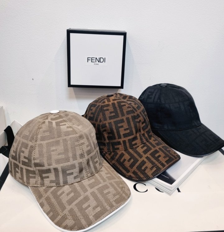 FENDI 펜디 모노그램 볼캡