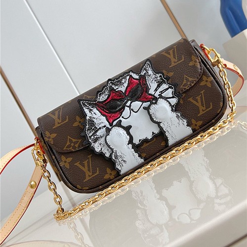 LOUIS VUITTON 루이비통 온 체인 아이비 크로스백 M15148