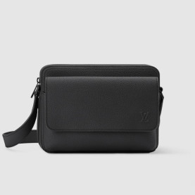 LOUIS VUITTON 루이비통 보딩 메신저 M15265