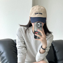 MIUMIU 미우미우 배색 볼캡