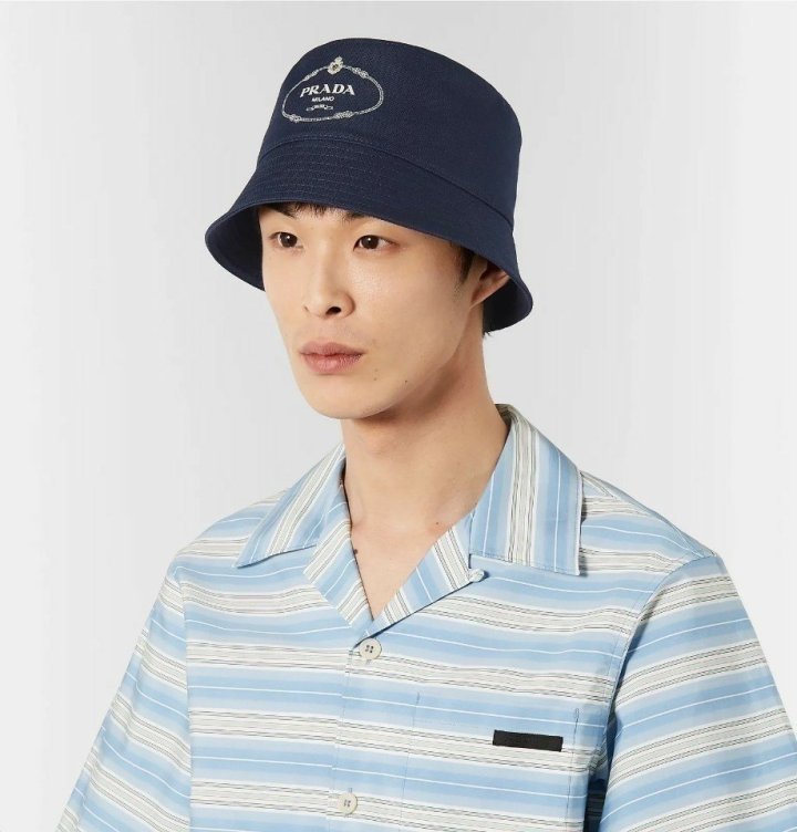 PRADA 프라다 로고 프린트 버킷햇