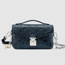 LOUIS VUITTON 루이비통 포쉐트 메티스 이스트 웨스트 M26456