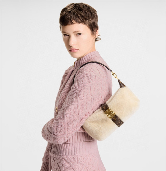 LOUIS VUITTON 루이비통 포쉐트 미아 숄더백 M26245