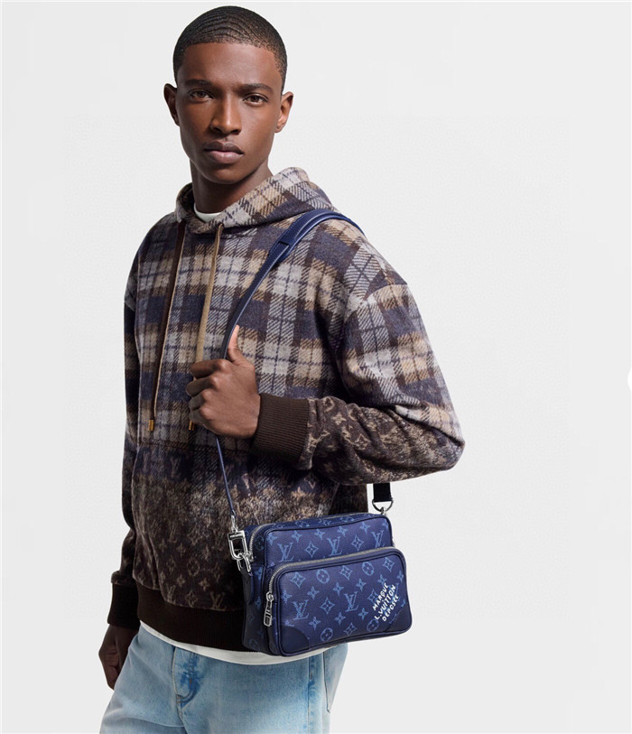 LOUIS VUITTON 루이비통 크로스백 M26823