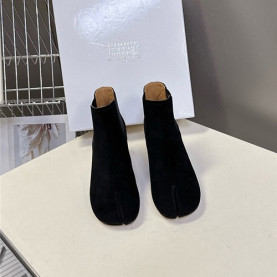 MAISON MARGIELA 메종마르지엘라 여성용 부츠 (굽높이6CM) M77367 2COLOR