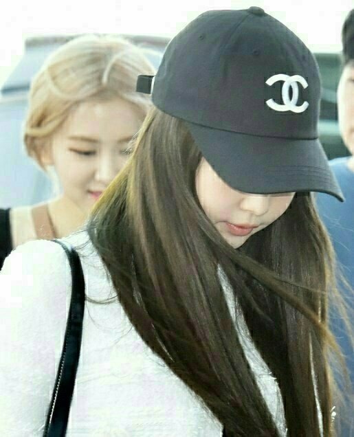 CHANEL 샤넬 C로고 볼캡