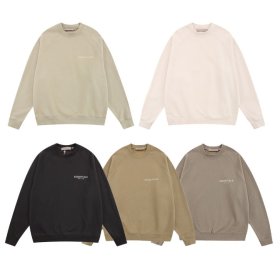 FEAR OF GOD 피어오브갓 에센셜 1803 스몰 로고 플리스 스웨트 셔츠
