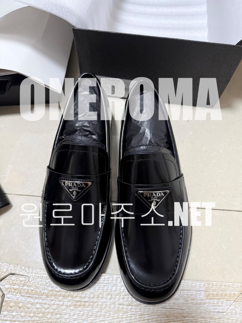 한*아 고객님 프라다 페이던트 삼각로고 로퍼