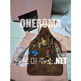 신*현 고객님 미우미우 스웨이드 백 트릭 오크