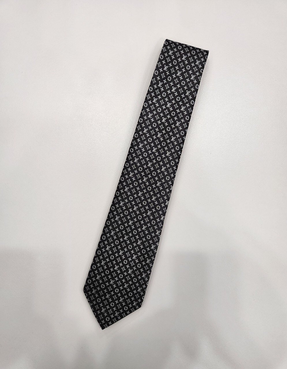 LOUIS VUITTON 루이비통 LV로고 실크 넥타이 2COLOR