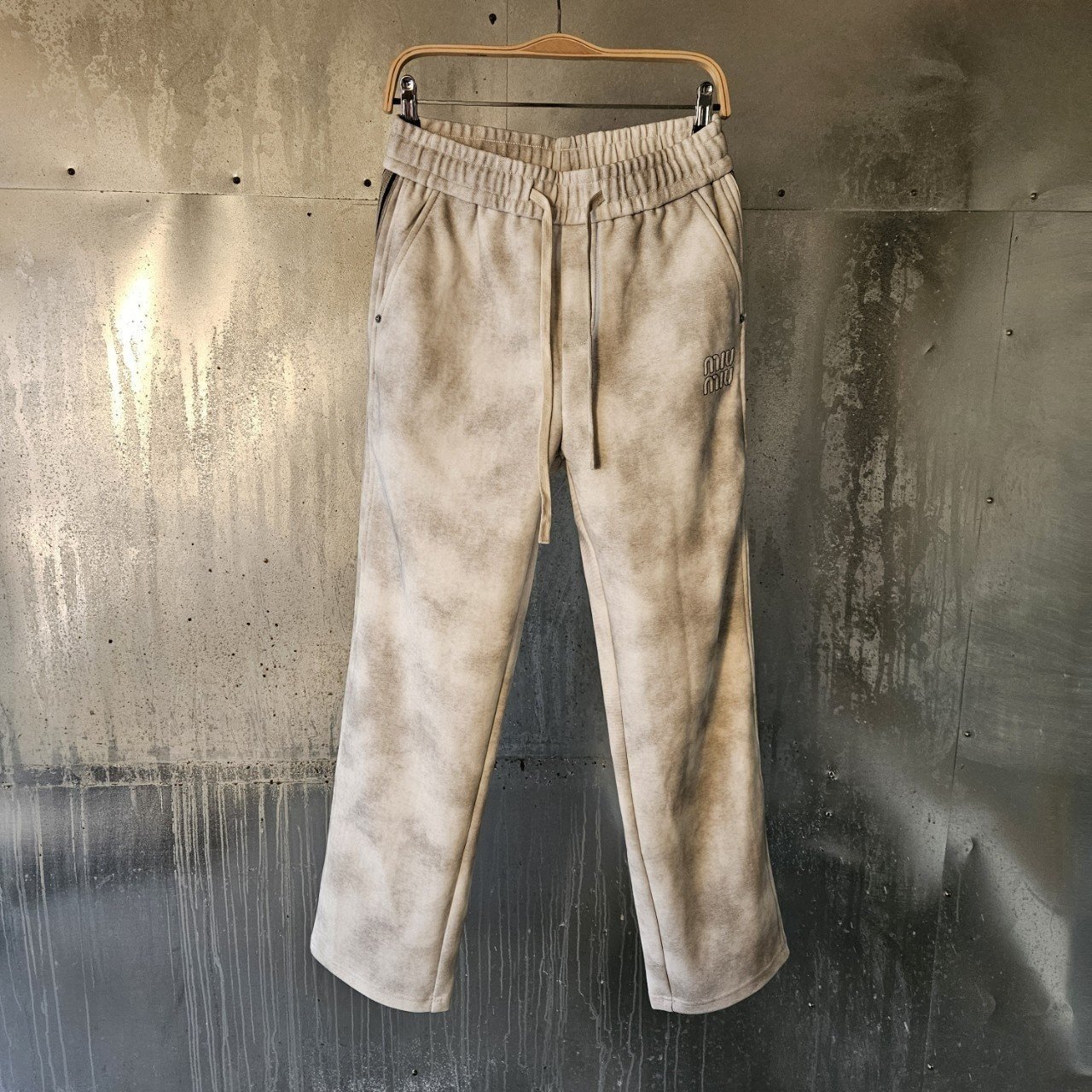 MIUMIU 미우미우 로고 타이다이 팬츠