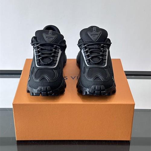 LOUIS VUITTON 루이비통 남성용 스니커즈 L79388 2COLOR
