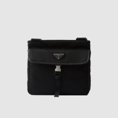 PRADA 프라다 리나일론 및 사피아노 가죽 숄더백 2VH119