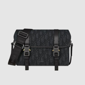 DIOR 디올 Hit the Road 플랩 스트랩백 1ESPO