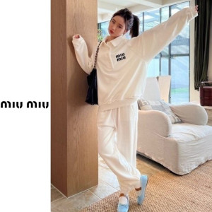 MIUMIU 미우미우 로고패치 트레이닝 셋업 3COLOR